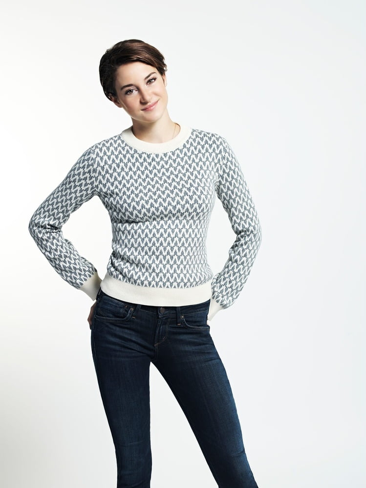 Shailene woodleyはとても美しい女性です。
 #105680417