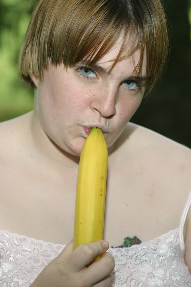 La banana di Kaylee nel parco!
 #91901114