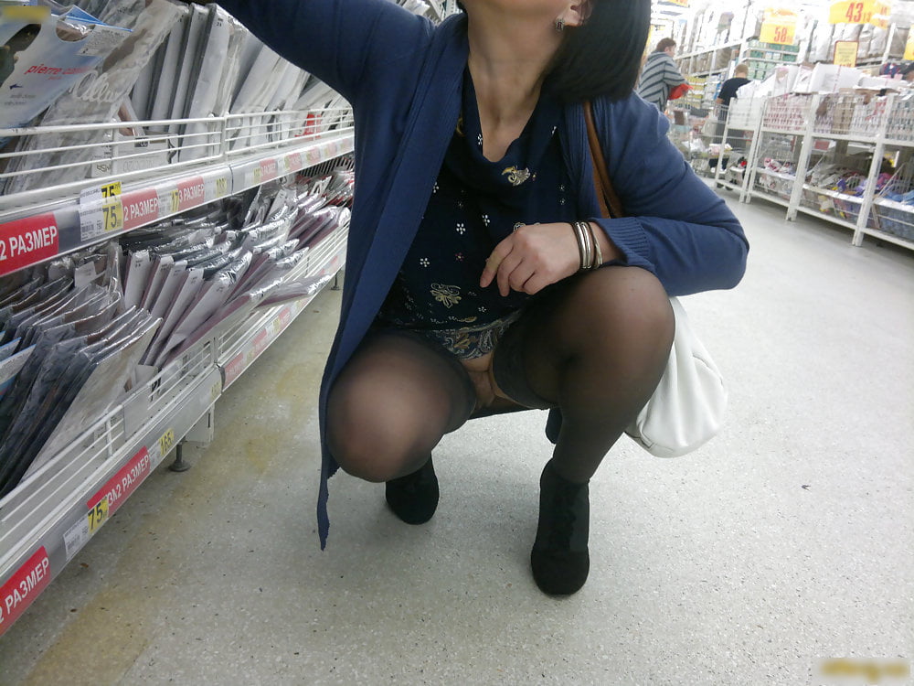 FLASHING IN SHOPS #88892795