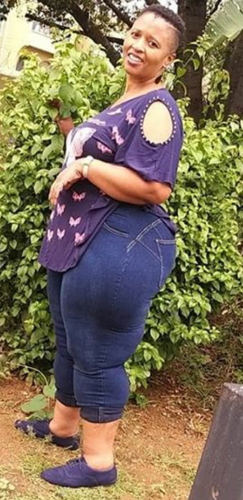 Extra wide mega hip big booty sexy pear Makholwa #81619840