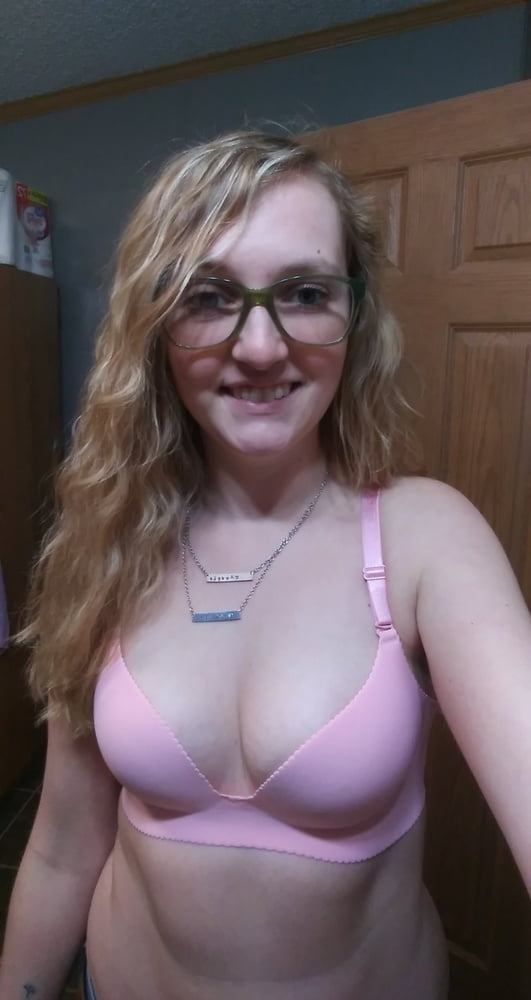 Otras chicas
 #81248287