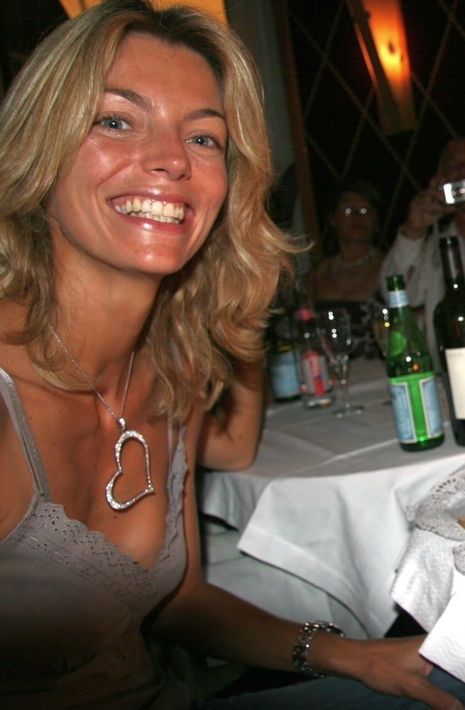 金髪妻
 #96019247