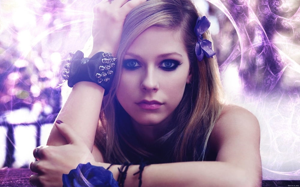 Avril lavigne sexy vrai et faux
 #94790083