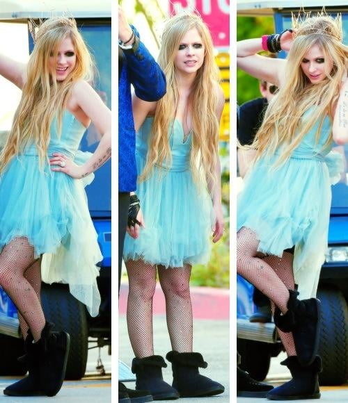 Avril lavigne sexy vrai et faux
 #94790680