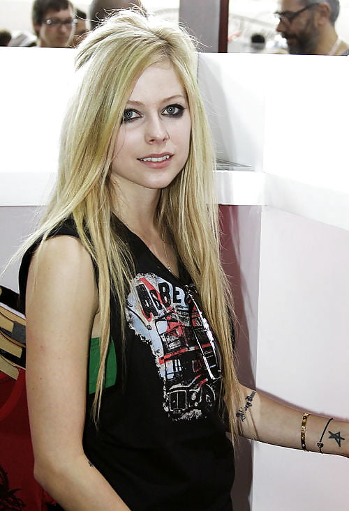 Avril Lavigne sexy real and fake #94791313