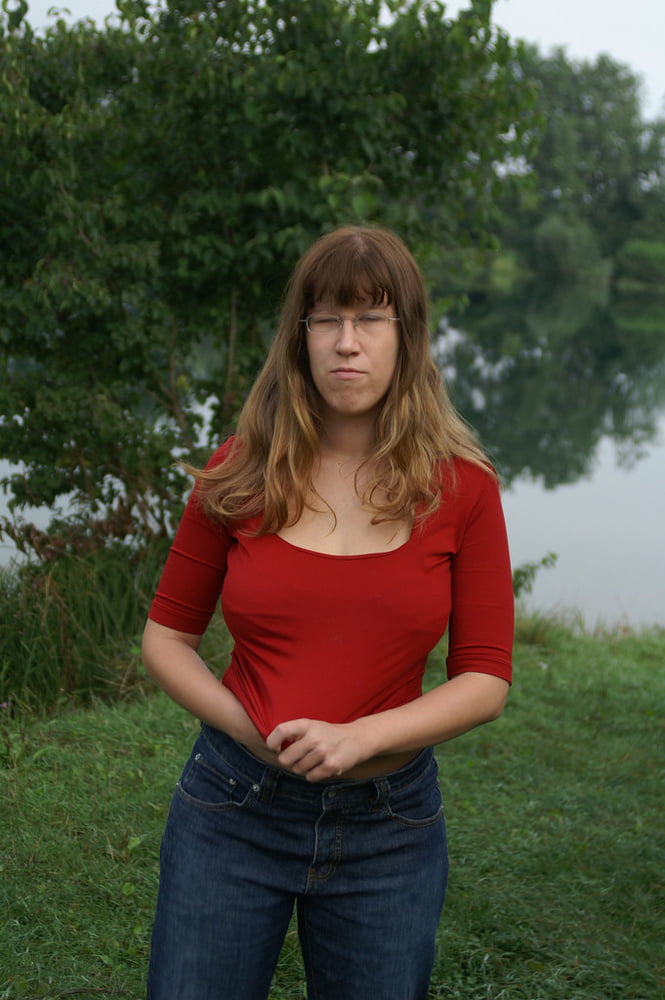 Pummelige Bayerin zeigt sich draussen nackt! #101639203