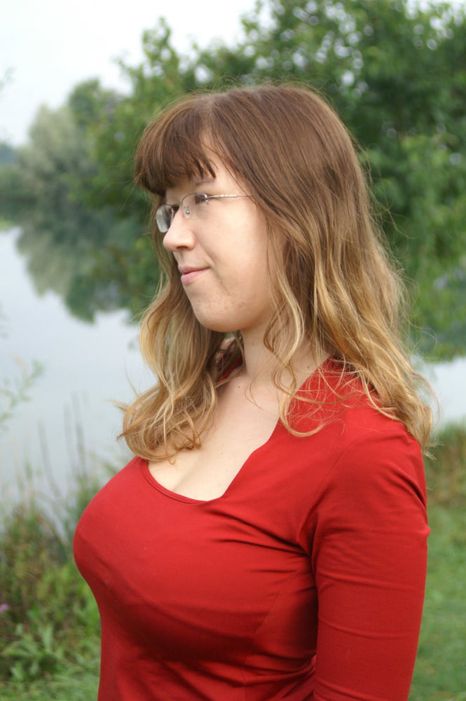 Pummelige Bayerin zeigt sich draussen nackt! #101639209