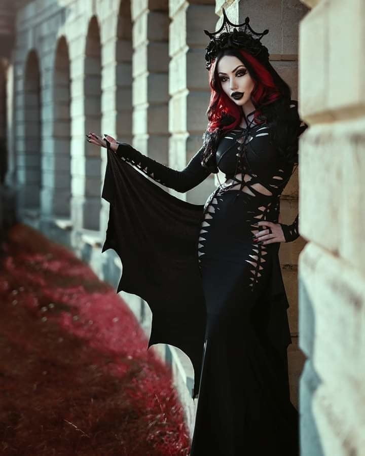 Goth-Mädchen
 #94094425