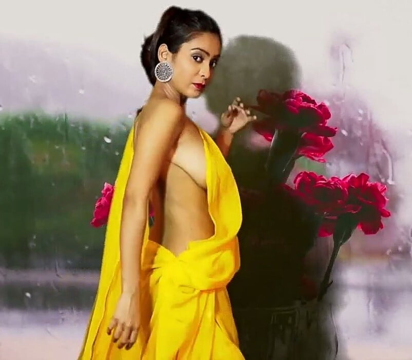 Indische schöne Modell nackt Fotoshooting
 #88622731