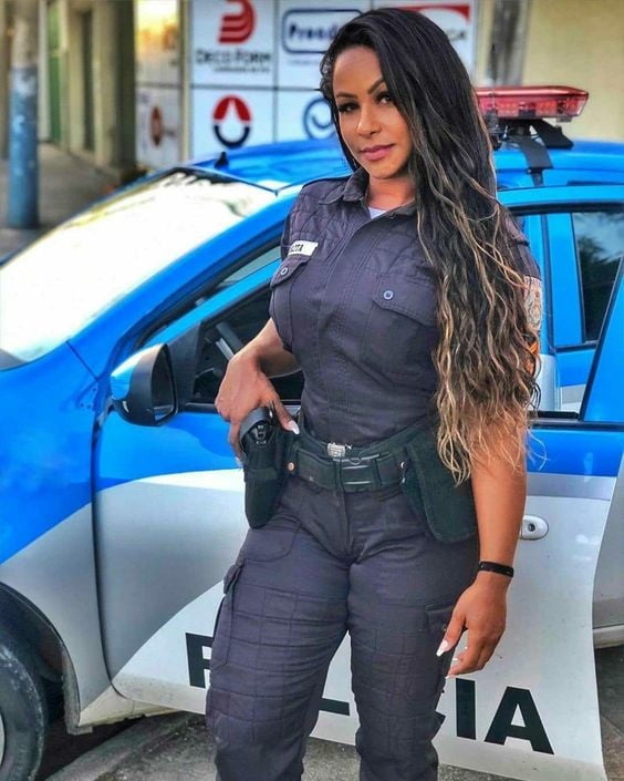 女性警察官
 #81800548