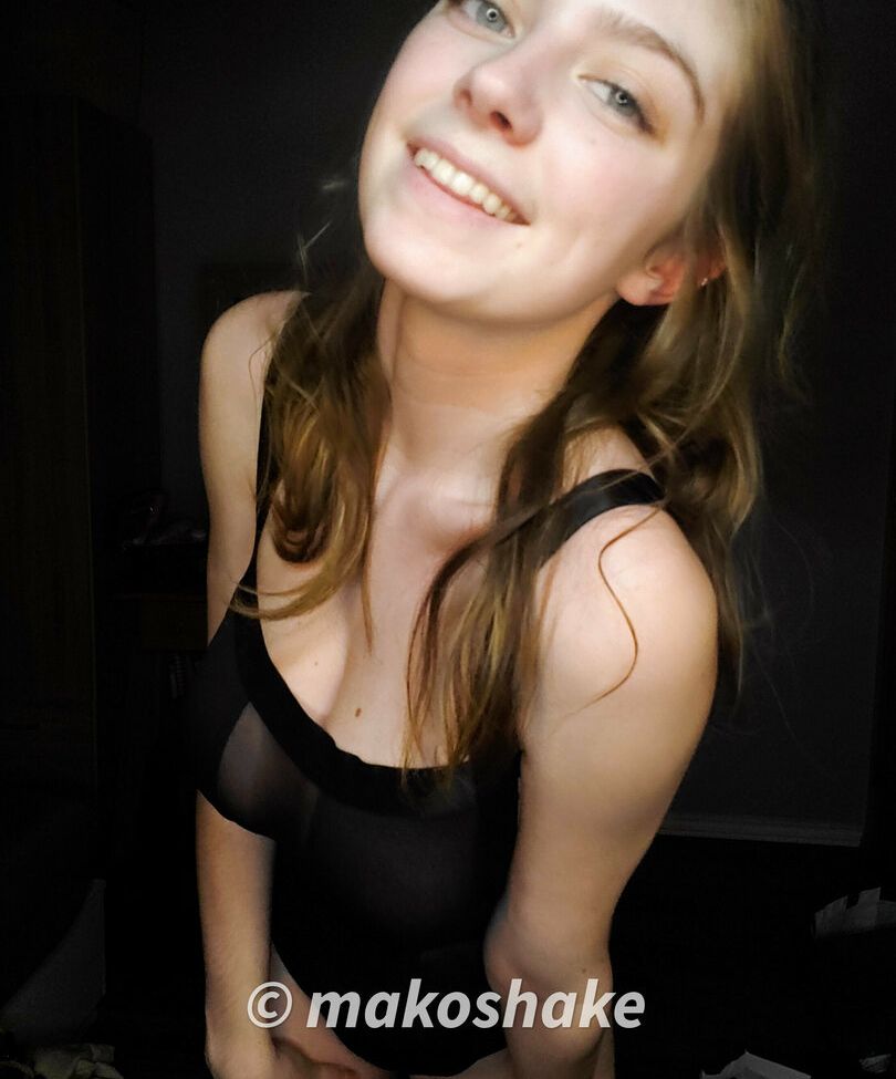 Makoshake nude #107504390