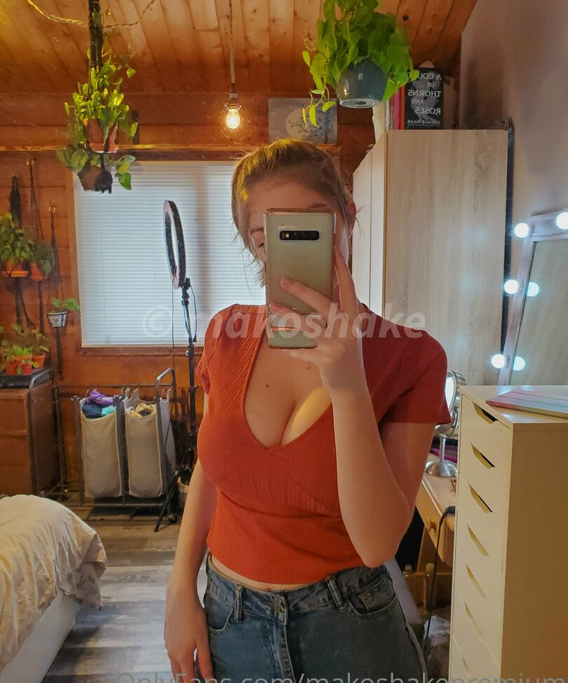 Makoshake nude #107504981