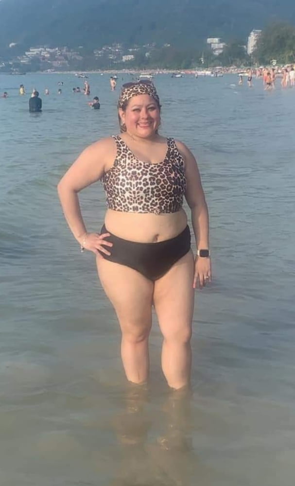 Chubby Latina Frau mit großen Titten und einem schönen Arsch
 #97608965