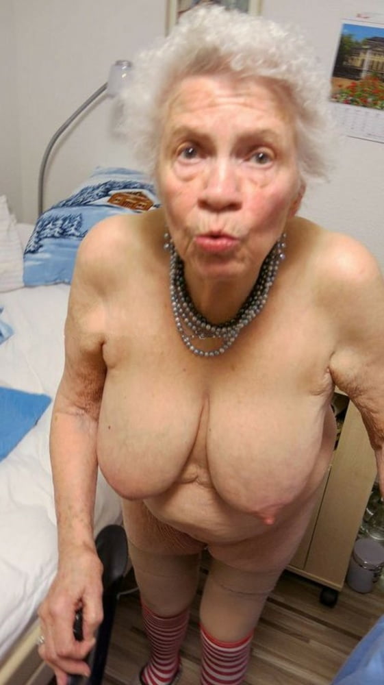 Ein Loblied auf ältere Frauen - 132
 #92412447