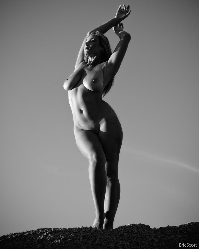 Desnudo modelo de arte vassanta
 #79995949