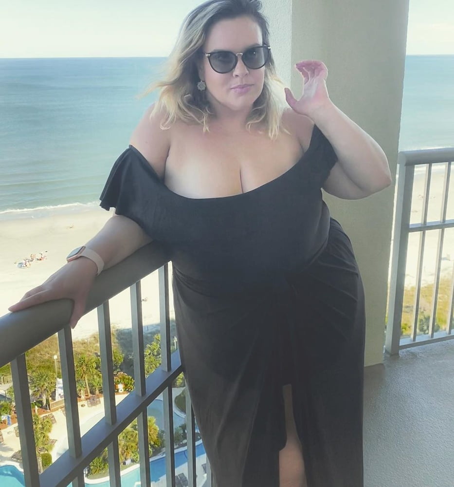 Cock loving curvy women bbw pawg thot
 #90377568