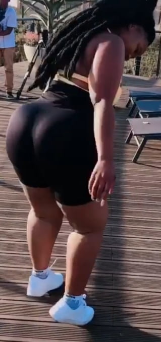 Big booty sexy poire africaine yanda
 #104590613