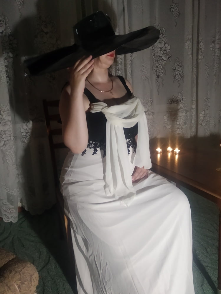 We tried to make a cosplay on Lady Dimitrescu #107003988