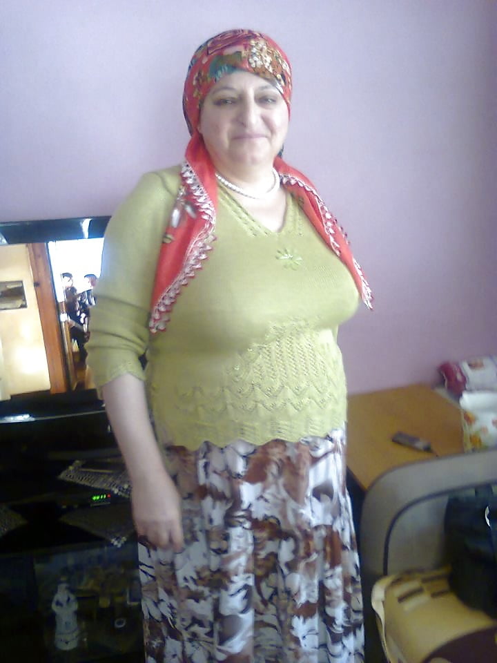 Turco musulmano maturo hijab - granny grandi tette (non-porno)
 #81896013