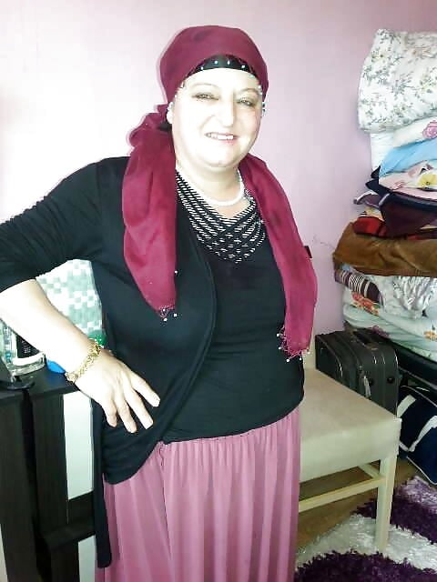 Turco musulmano maturo hijab - granny grandi tette (non-porno)
 #81896037