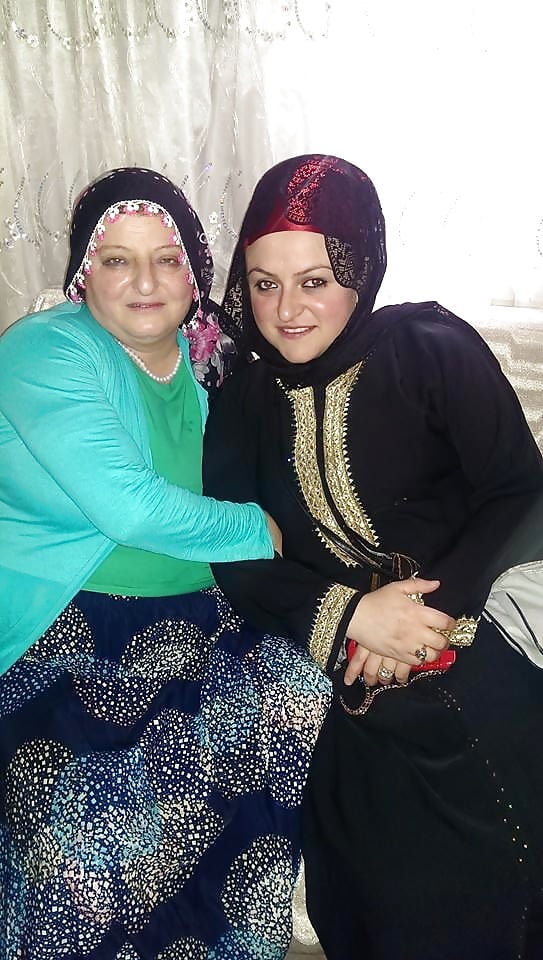 トルコのイスラム教徒の成熟したヒジャブ-巨乳のおばあちゃん（ノンポーン
 #81896043