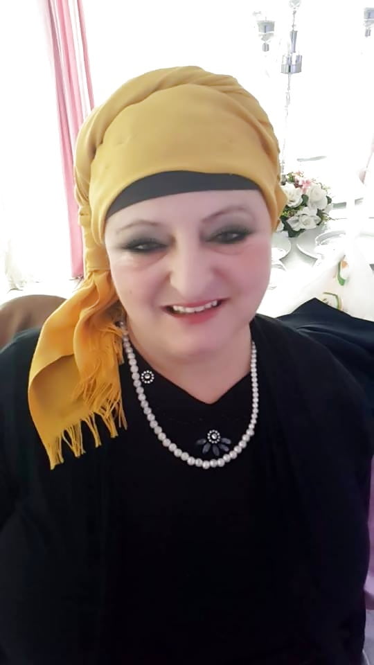Turco musulmano maturo hijab - granny grandi tette (non-porno)
 #81896061