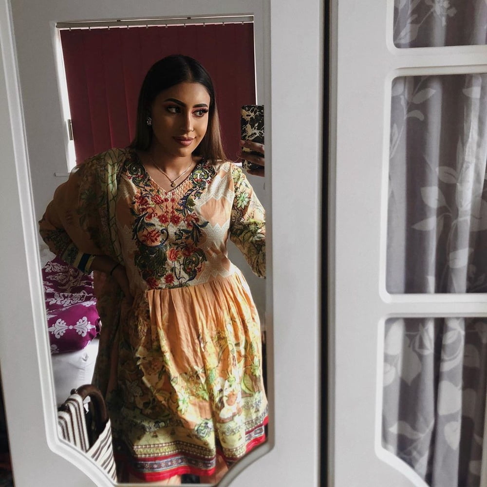 Sexy pakistanische Frauen, die mich hart machen sexy paki bengali
 #99250178