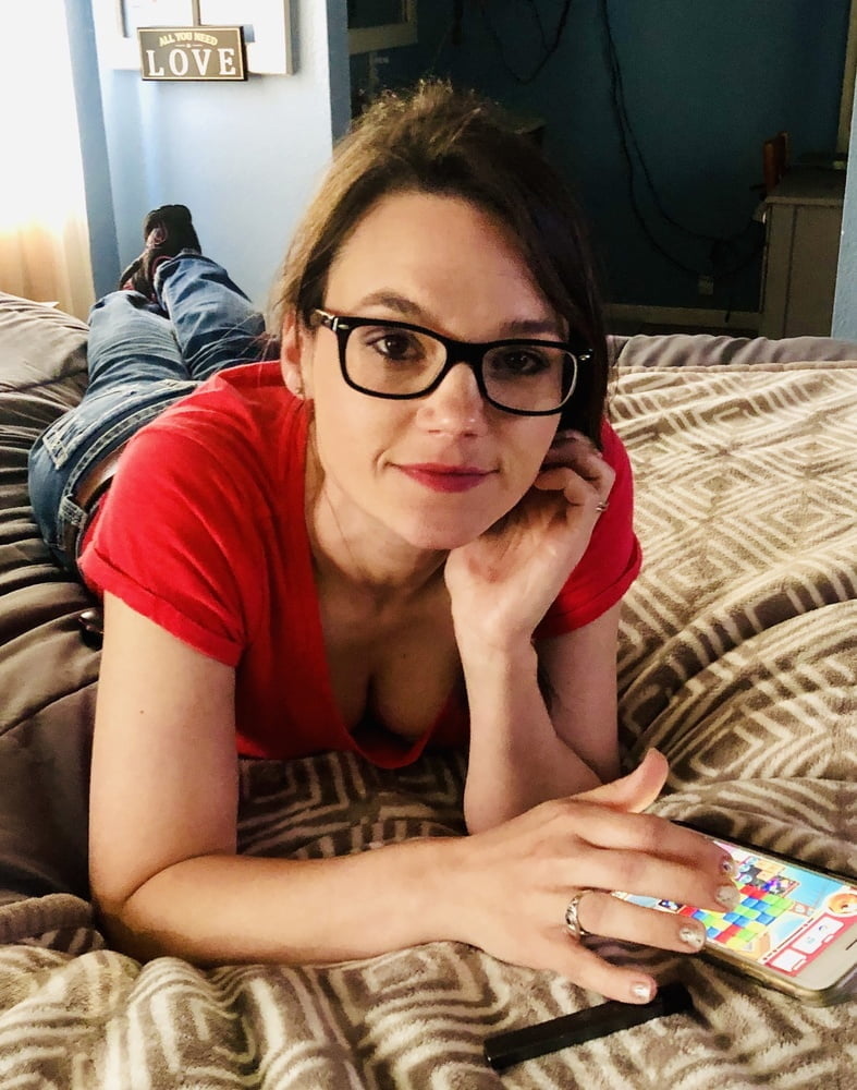 Sexy bruenette milf #99282419