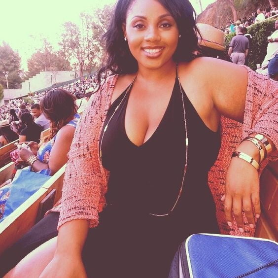 Chicas negras
 #105869124