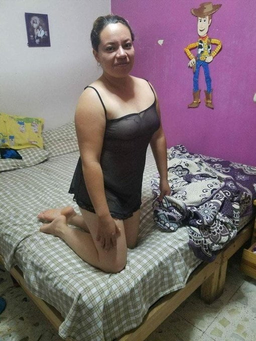 Esposas mexicanas muy putas y sucias, perras en la cama
 #97824678