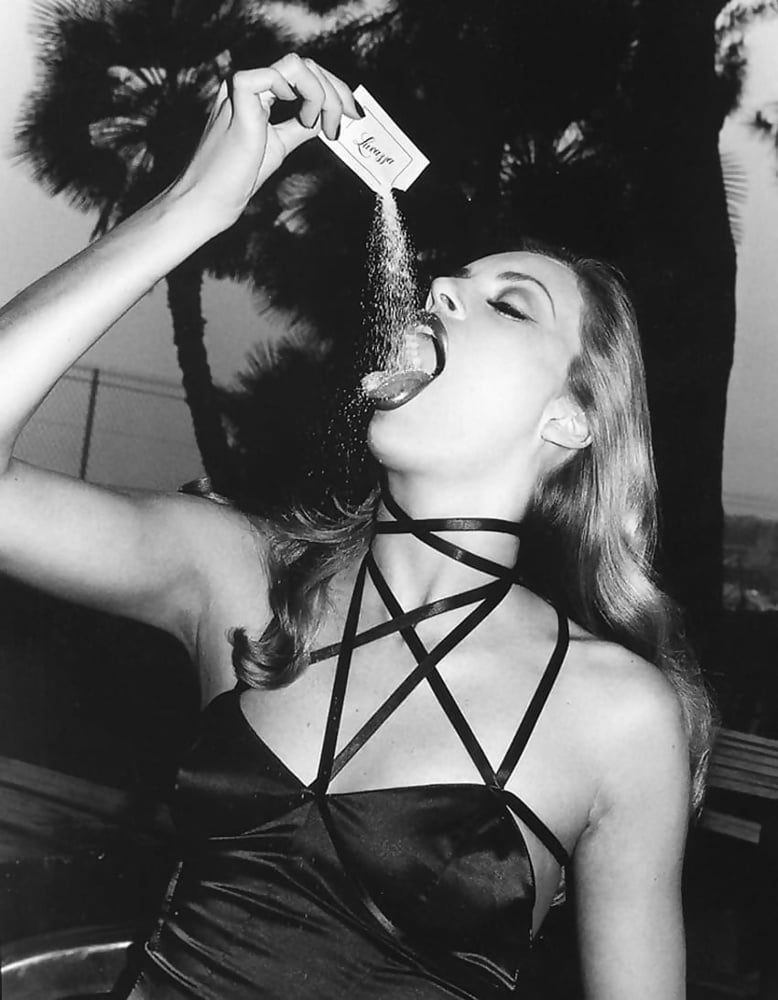 エロティコン
 #92313470