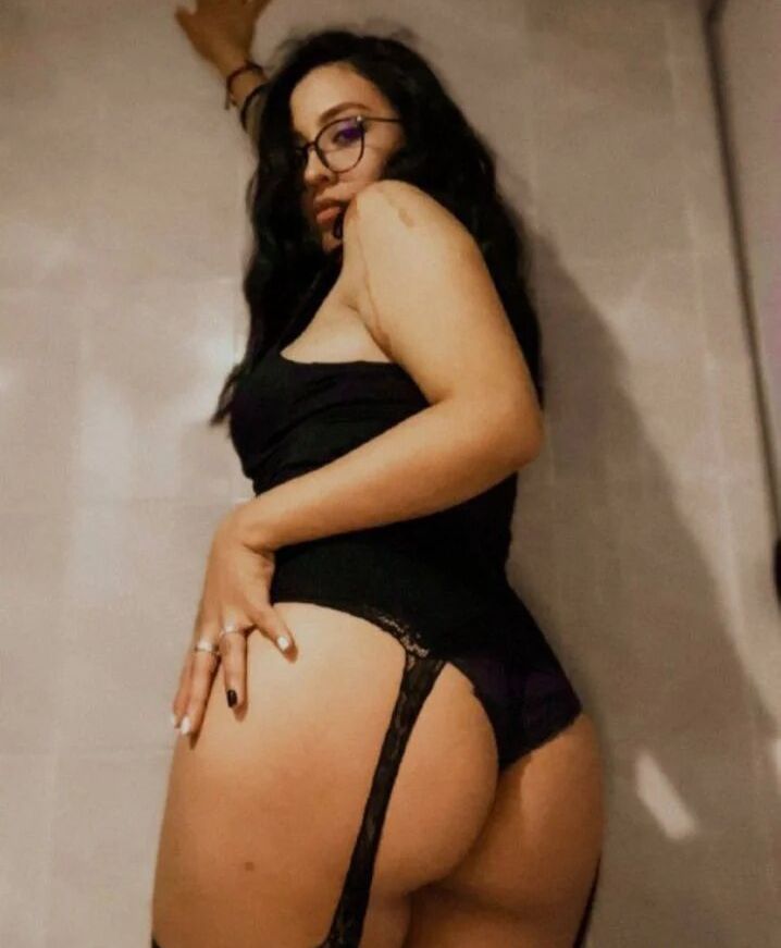 Yari San desnuda #108110304