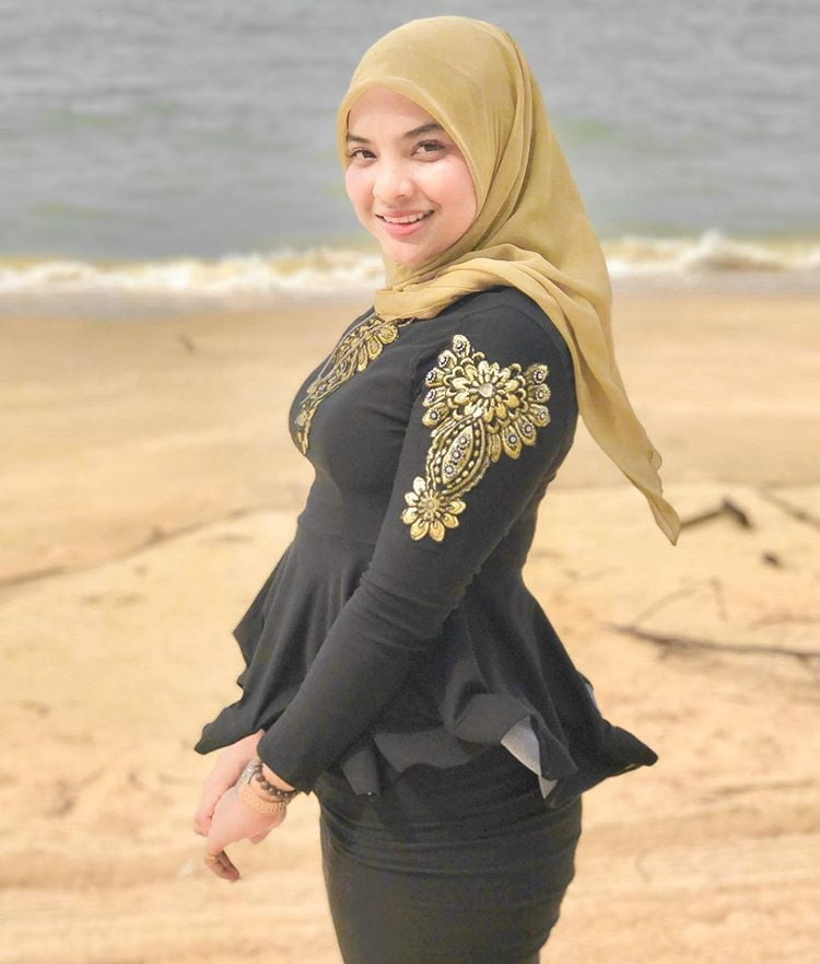 Melayu Tudung Cintik #80216146