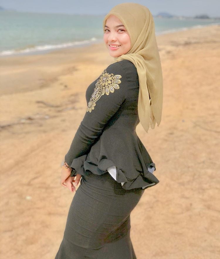 Melayu Tudung Cintik #80216149