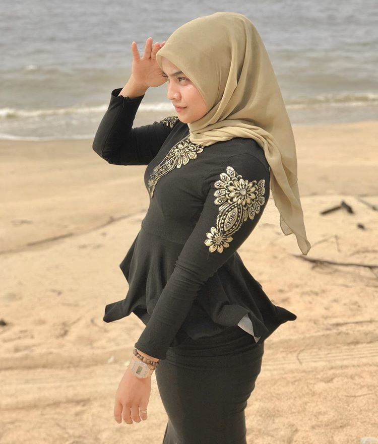 Melayu Tudung Cintik #80216155