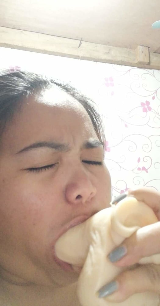 Filipina #92665582