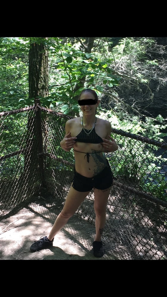 セクシースルットハイキング
 #91264754