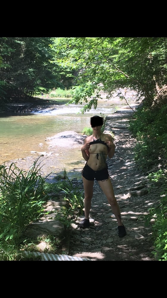 セクシースルットハイキング
 #91264762