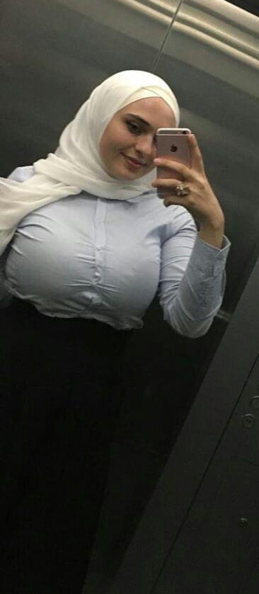 トルコのイスラム教徒、成熟したヒジャブ、巨大なオッパイのミルフ (ノン・ポルノ)
 #81823200