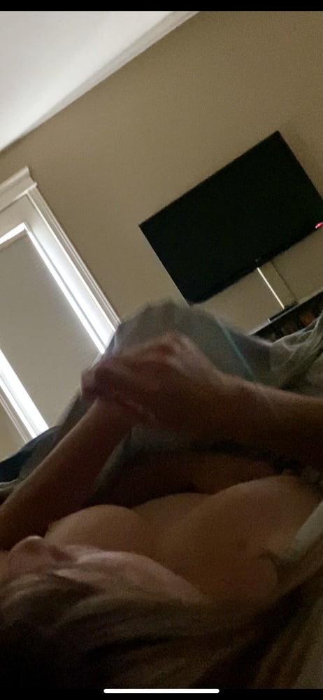 妻をベッドで裸にしてセックスする楽しみ
 #88287859