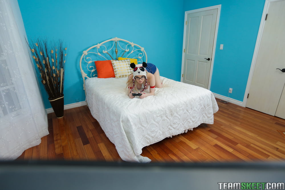 リバーフォックス - ゲーマーガールのグー
 #106596519