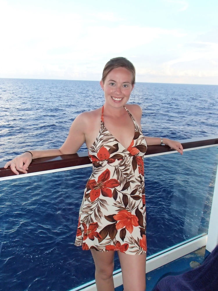 Viajes de viernes de esposas y gf's
 #90840435