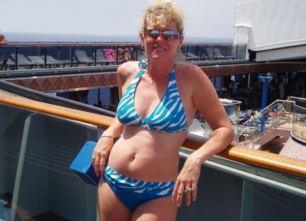 Viajes de viernes de esposas y gf's
 #90840484