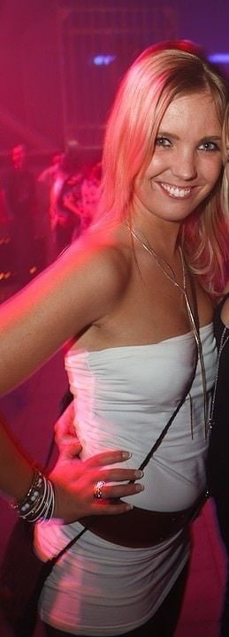 Viajes de viernes de esposas y gf's
 #90840485