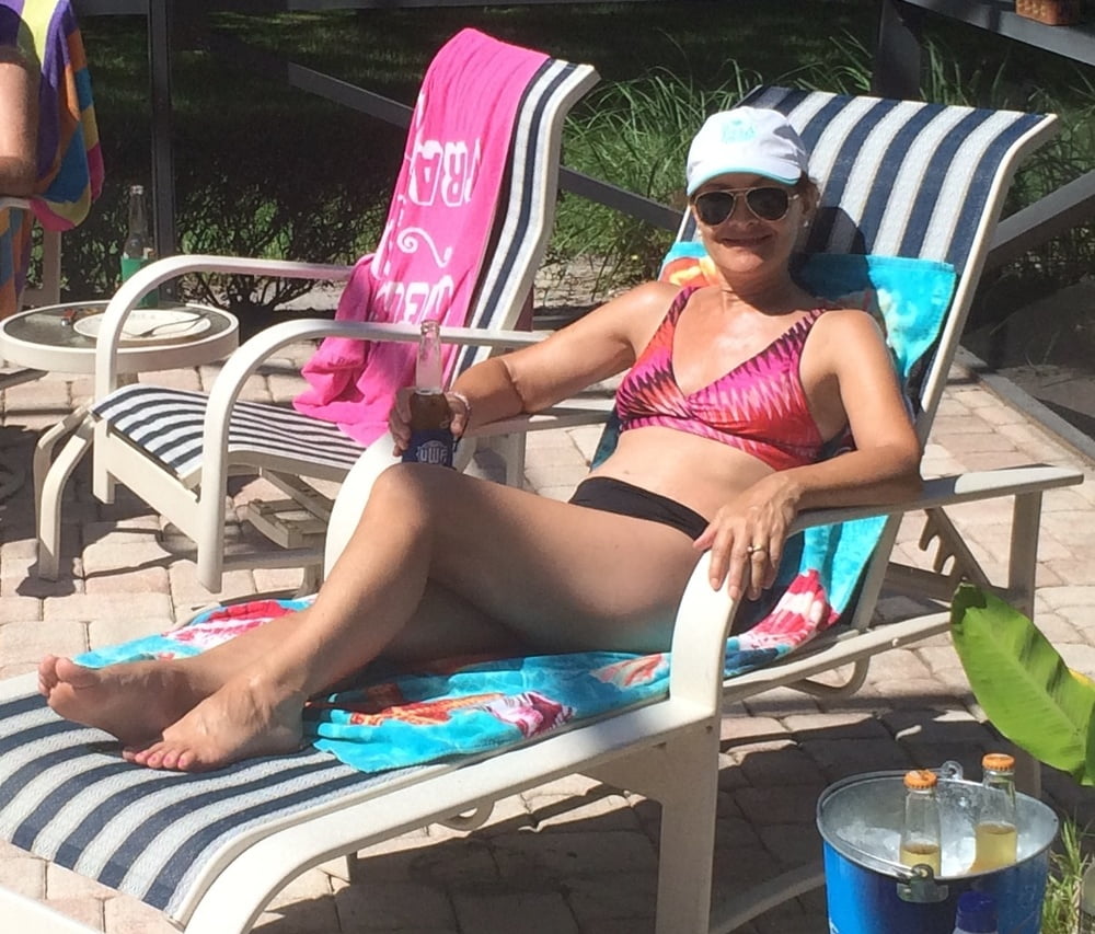 Viajes de viernes de esposas y gf's
 #90840508