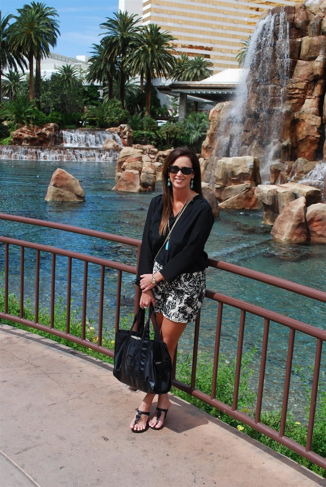 Viajes de viernes de esposas y gf's
 #90840560