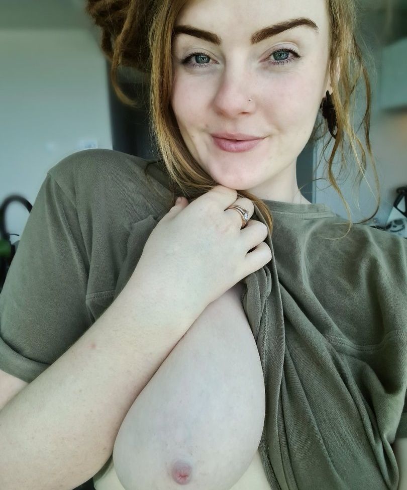 Isla Fae desnuda #109094055