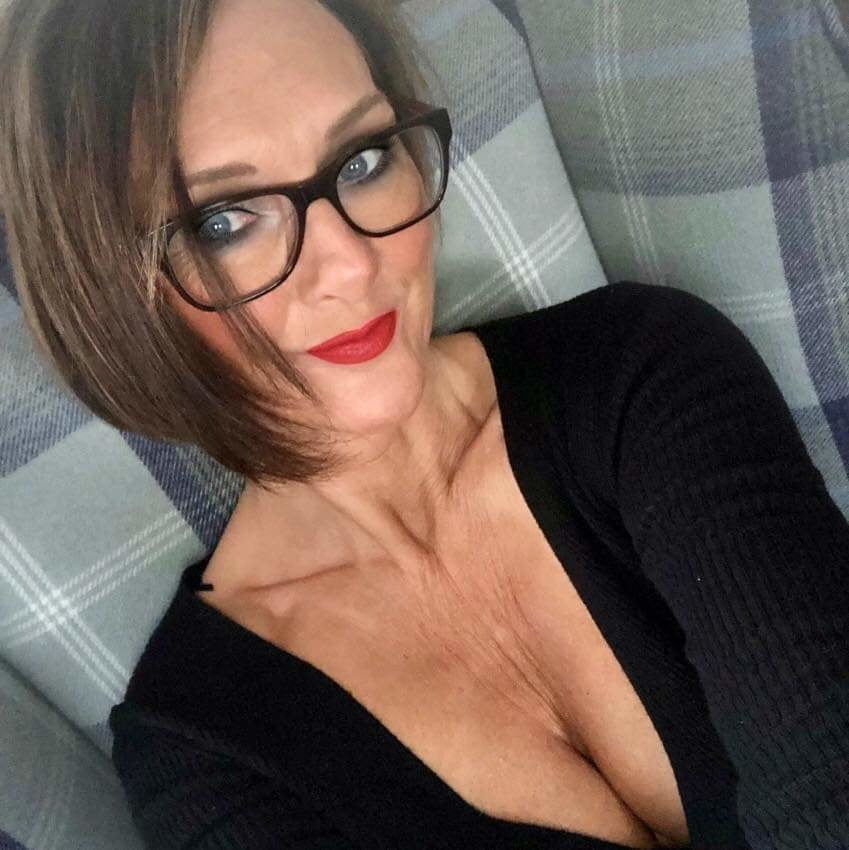 Gorgeous and busty mature ladies 13
 #96281577