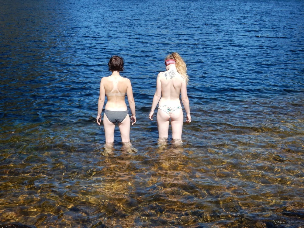 AMATEUR GIRLS ON HOLIDAY #99009106