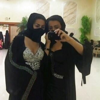 península árabe hijab niqab
 #96749255
